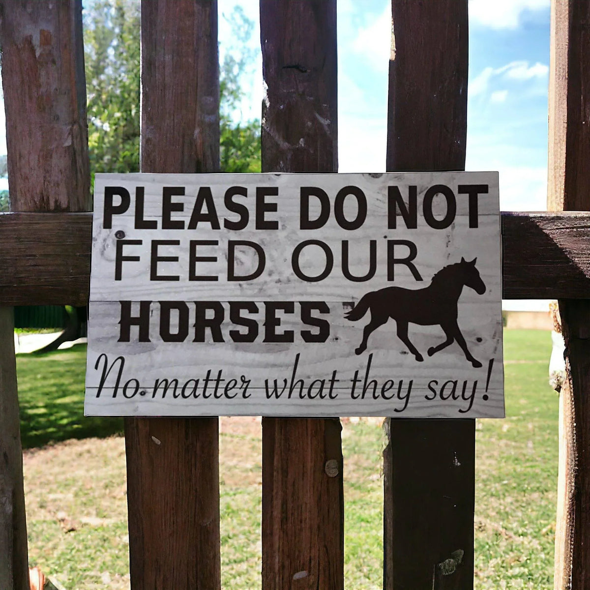 Please Do Not Feed Our Horses Sign - The Renmy Store Homewares & Gifts