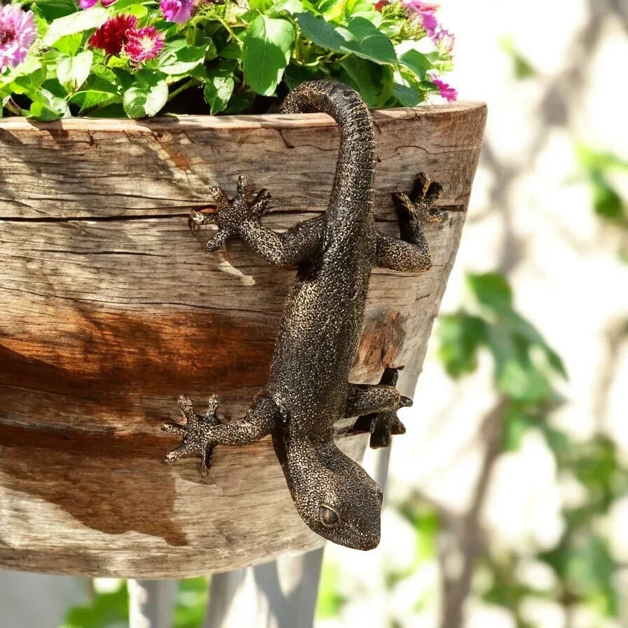 Gecko Pot Sitter Hanger | Resin Garden Ornament Planter Decor Australia