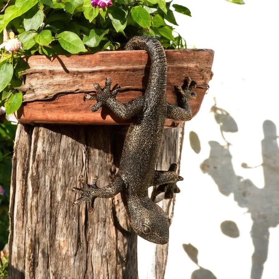 Gecko Pot Sitter Hanger | Resin Garden Ornament Planter Decor Australia