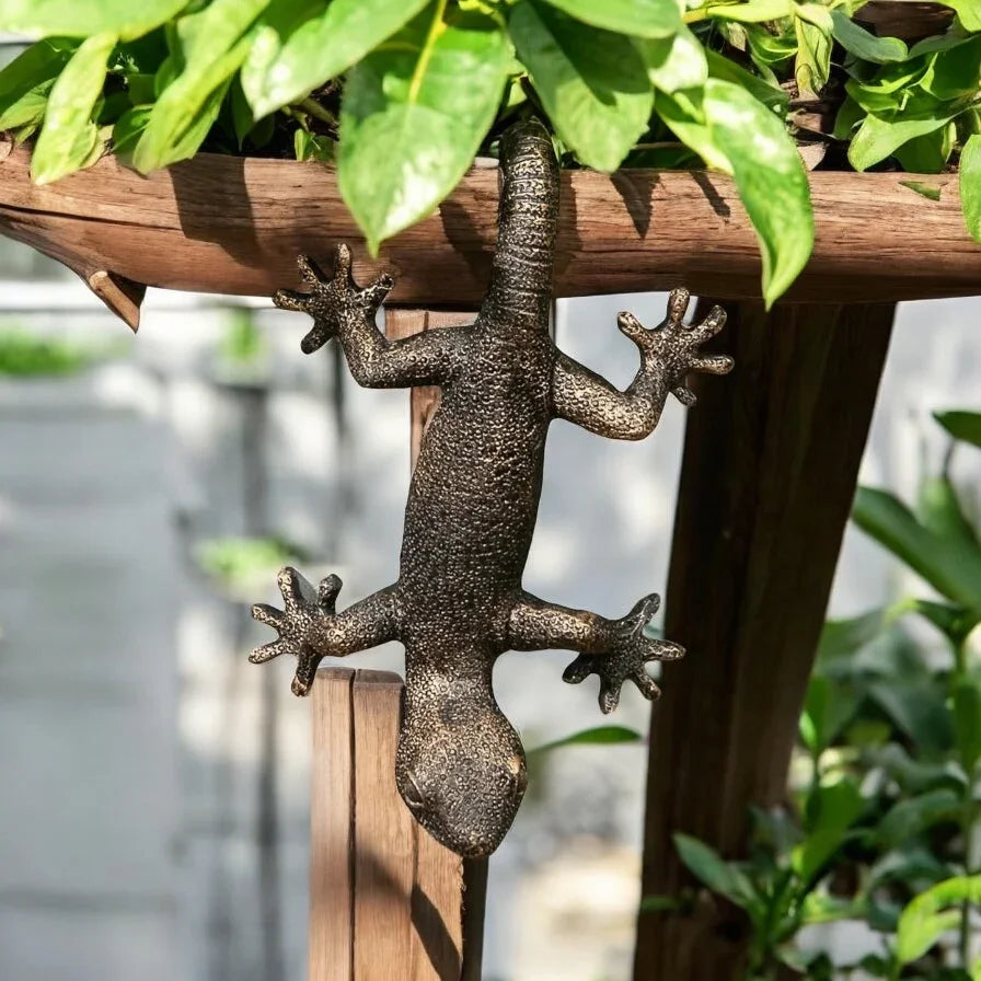 Gecko Pot Planter Hanger Sitter Garden Ornament