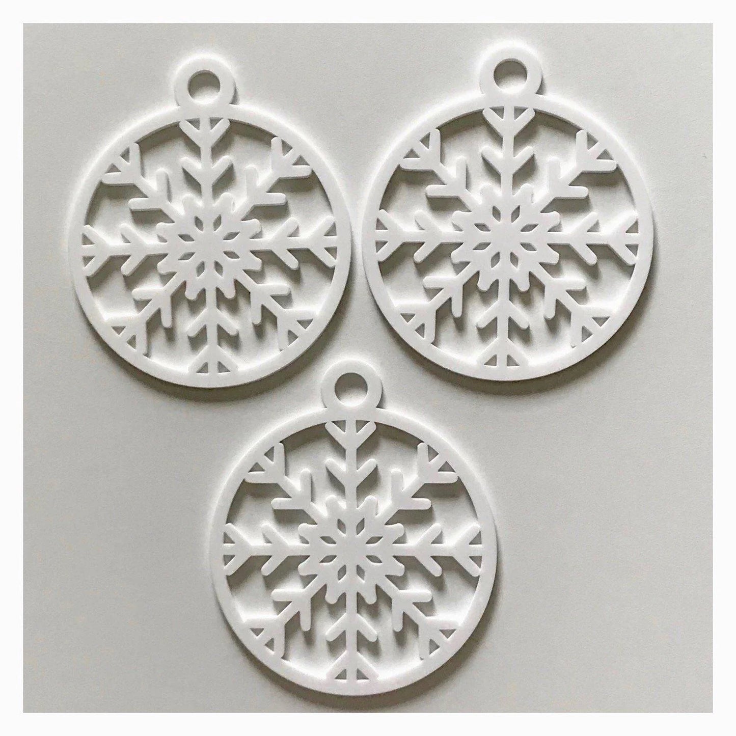 Snowflake B Decoration Hanging Set Of 3 White Acrylic Country Decor Garden - The Renmy Store Homewares & Gifts