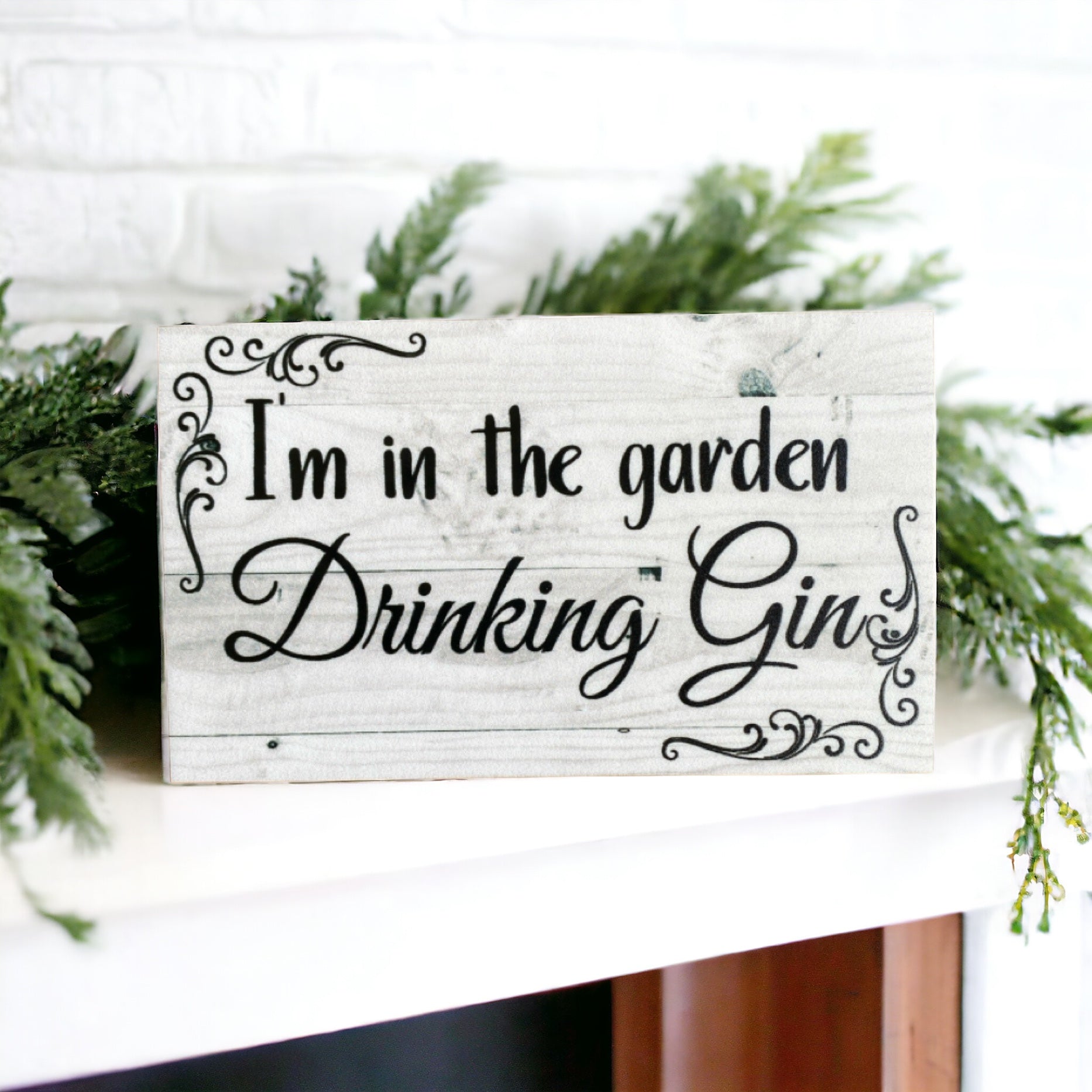In The Garden Drinking Gin Sign - The Renmy Store Homewares & Gifts 