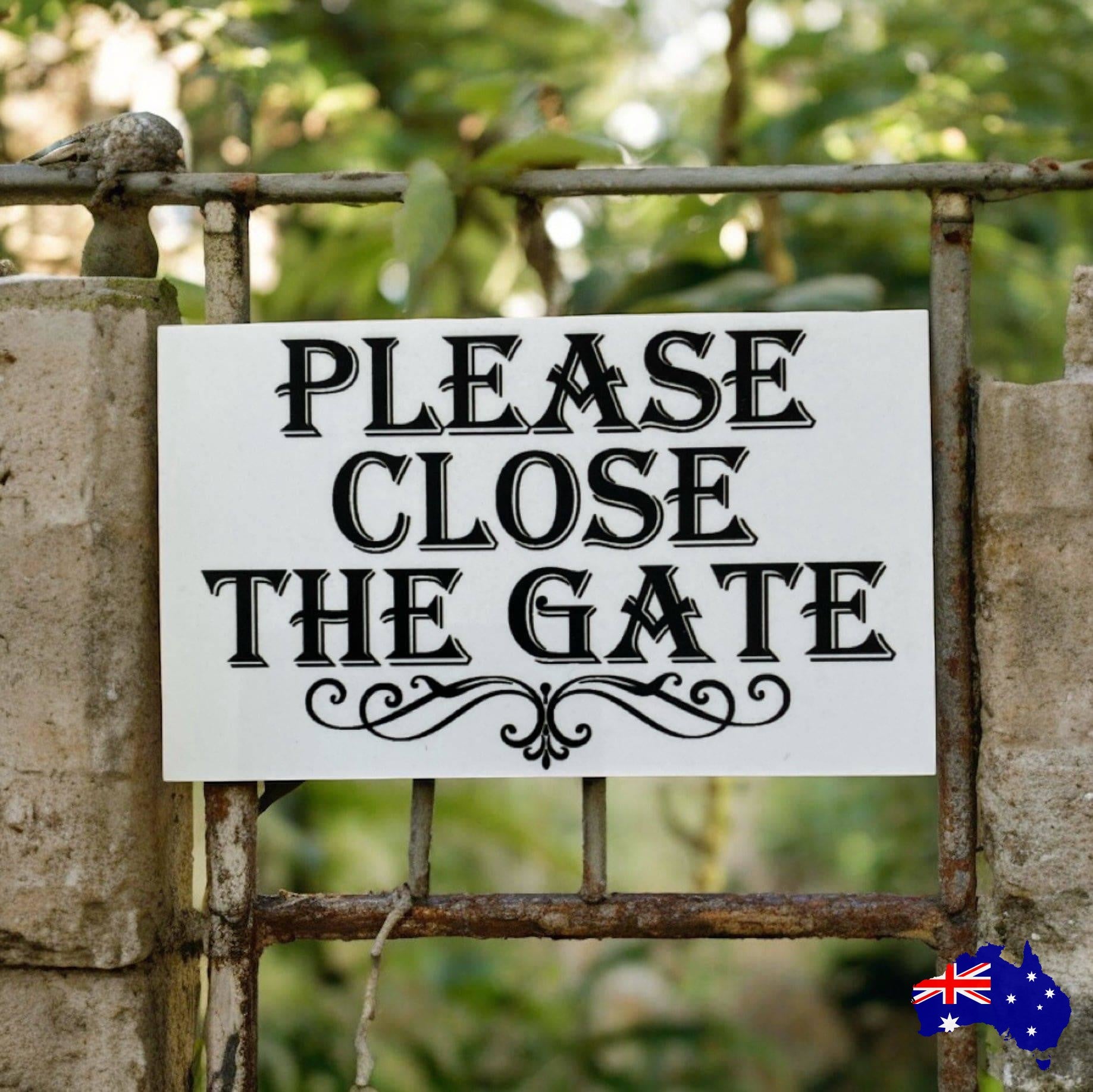 Please Close The Gate White Classic Sign - The Renmy Store Homewares & Gifts 