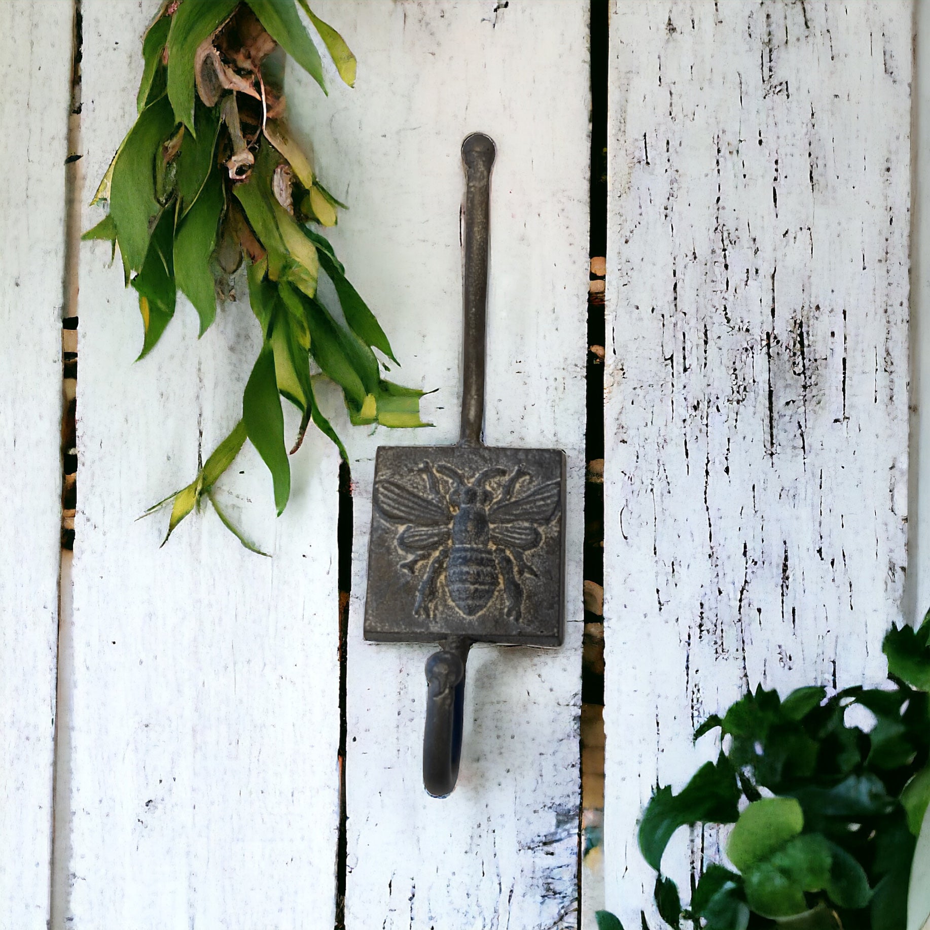 Bee Hook Rustic Cast Iron - The Renmy Store Homewares & Gifts 