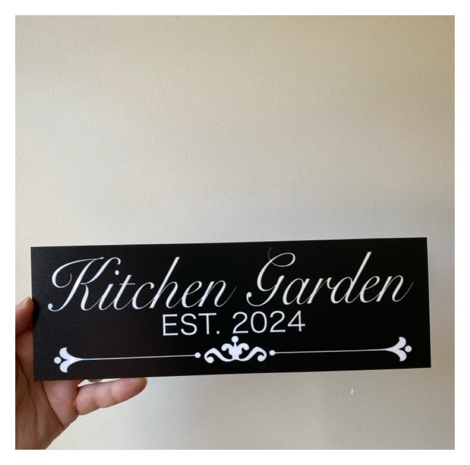 Family Name Custom Personalised Vintage Black Sign - The Renmy Store Homewares & Gifts 