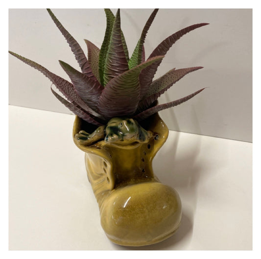 Shoe Boot Planter Garden Pot with Frog Mustard - The Renmy Store Homewares & Gifts 