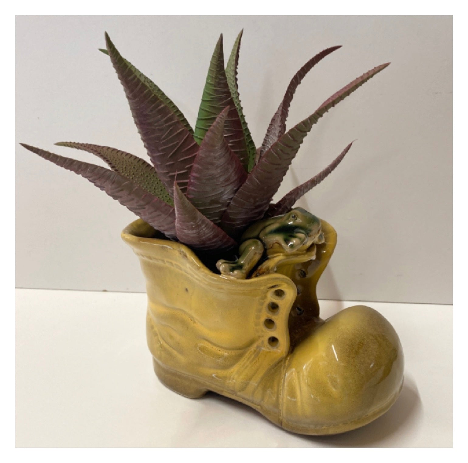 Shoe Boot Planter Garden Pot with Frog Mustard - The Renmy Store Homewares & Gifts 